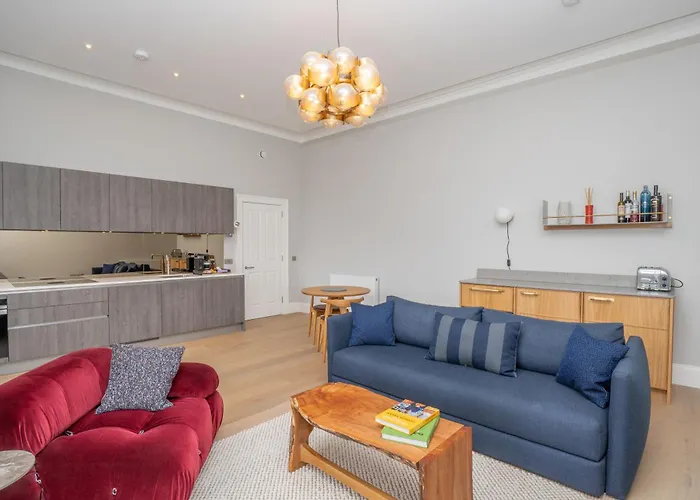 Flat With Majestic Views In West End Wonderland * Эдинбург