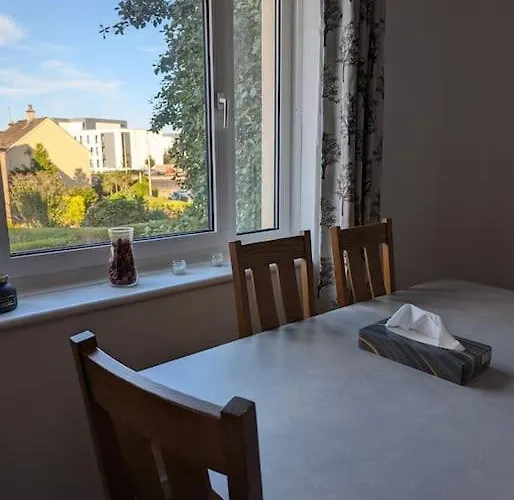 Lovely 3-bed Flat * אדינבורו