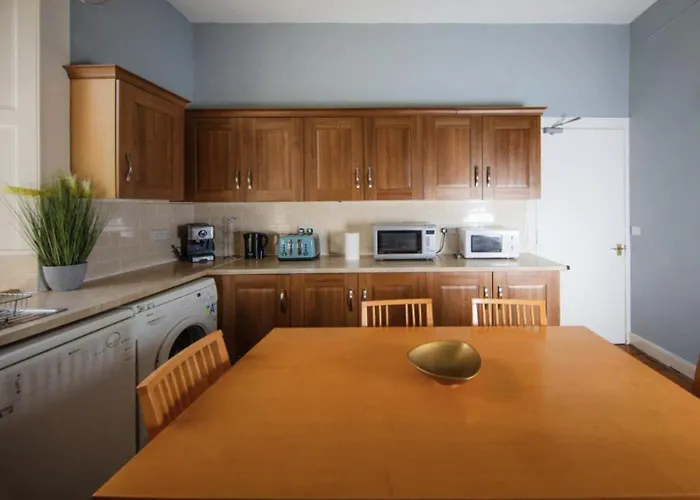Apartamento Comfortable And Spacious Retreat By The Meadows! Edimburgo