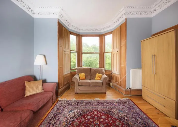 Comfortable And Spacious Retreat By The Meadows! Apartamento