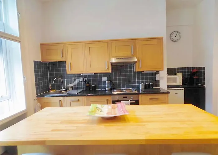 Apartamento Two Bedrooms Flat In Center Edimburgo