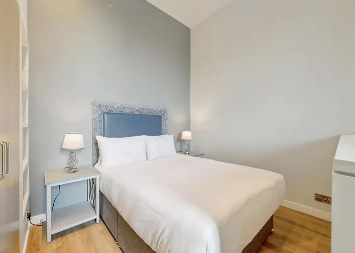 Princes Street Aparthotel Edinburgh