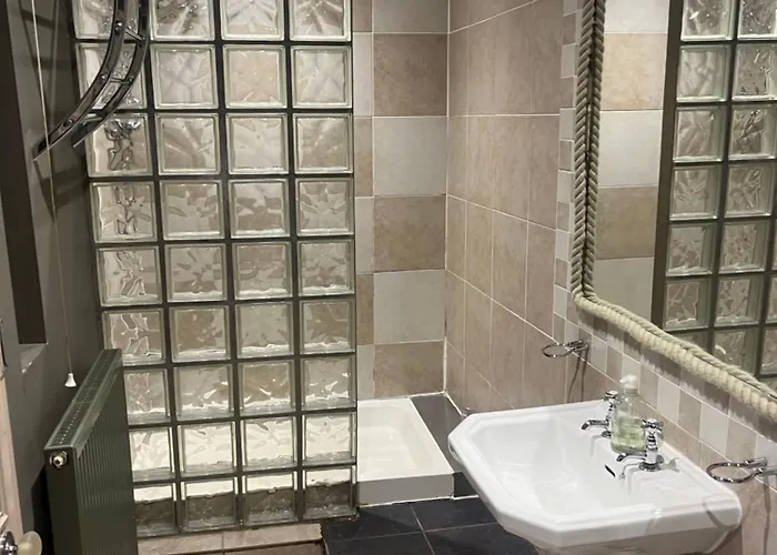 Spacious New Town Garden Flat Апартаменты Эдинбург