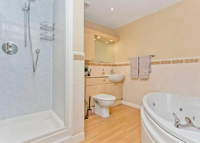 Stylish Murrayfield Sanctuary Edinburgh