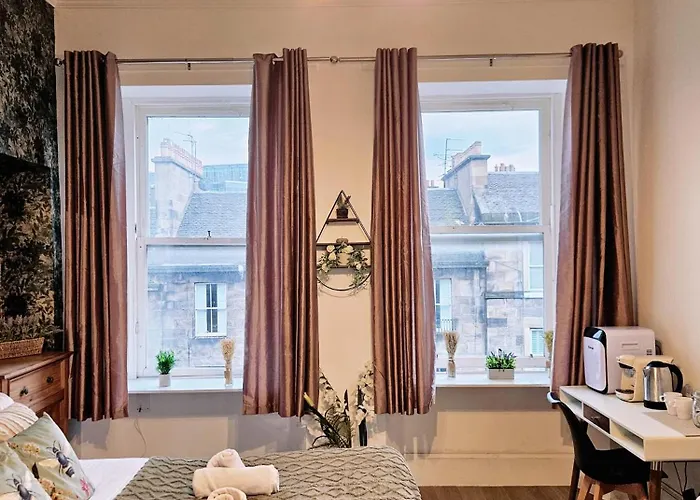 Проживание в семье No15 Castle View