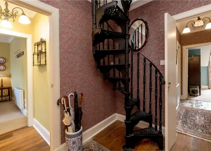 Stunning 5br Royal Mile Penthouse