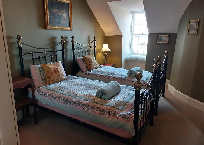 Stunning 5br Royal Mile Penthouse *