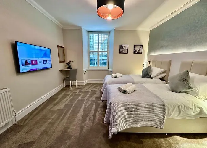 Spectacular 2 Bed, 2 Bath In Centre