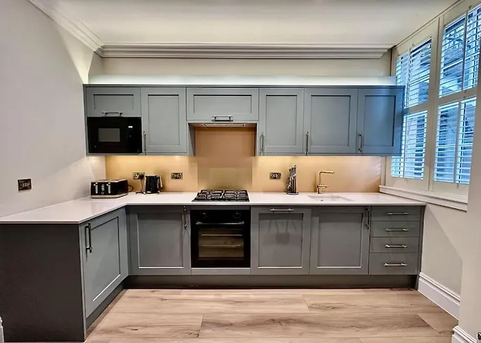 Apartment Spectacular 2 Bed, 2 Bath In Centre *