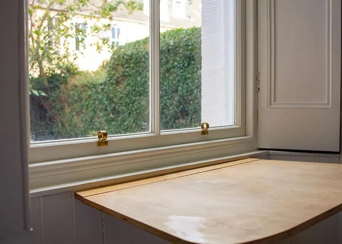 Artist Colony With Sauna And Private Garden, And Easy Walk To Centre Edinburgh