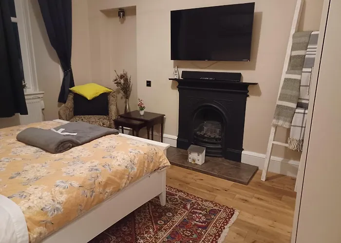 Murrayfield Spacious 2-bedroom אדינבורו
