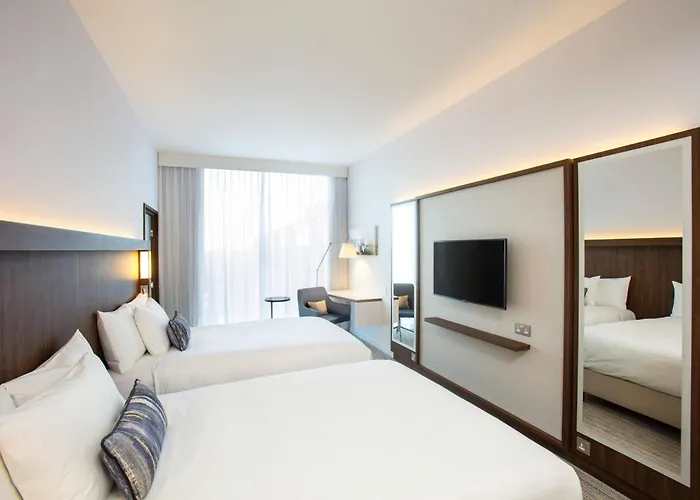 Courtyard By Marriott West Edimburgo