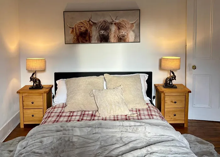 Bread Street, And Spacious One Bed Flat * Edinburgh