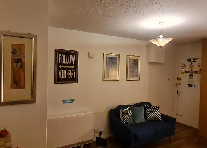 223 Websters Land - Stunning Castle View אדינבורו