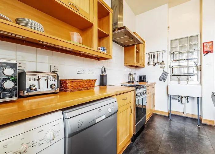 Large Super 3 Bed -princes Street, Parking * Édimbourg