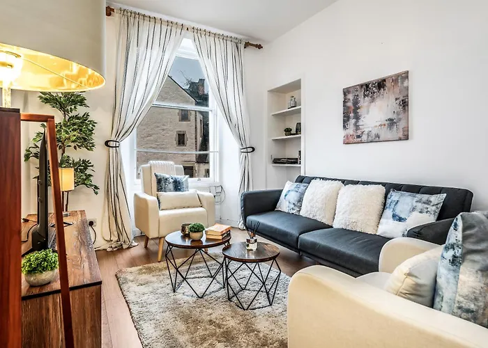 Cozy 2 Bed With Great View - Parking Apartmán