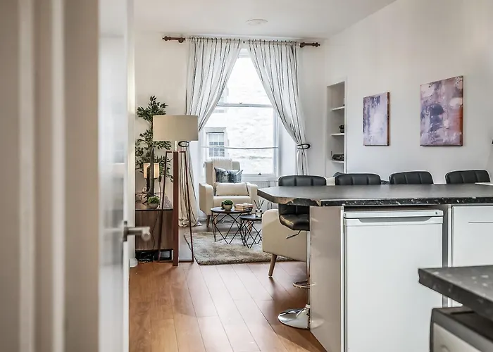 Cozy 2 Bed With Great View - Parking *