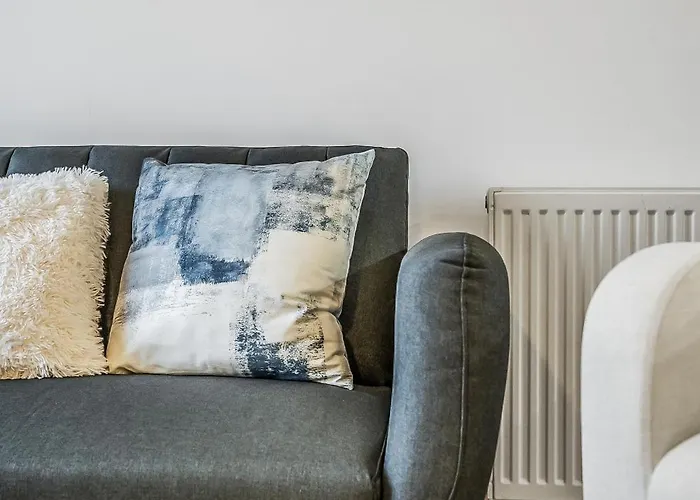 Cozy 2 Bed With Great View - Parking *