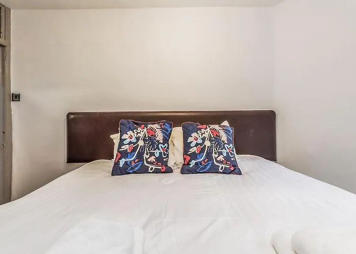 Cozy At Castle, Parking * Edinburg