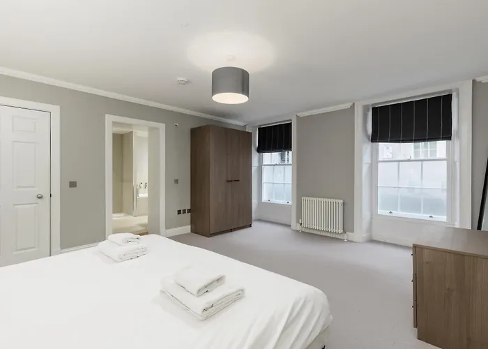 Destiny Scotland - Hill Street * Edimburgo