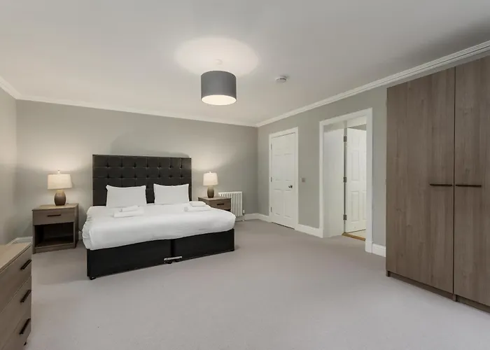 Destiny Scotland - Hill Street Edimburgo