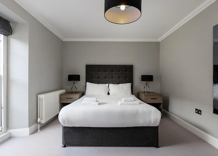 Destiny Scotland - Hill Street * Edimburgo