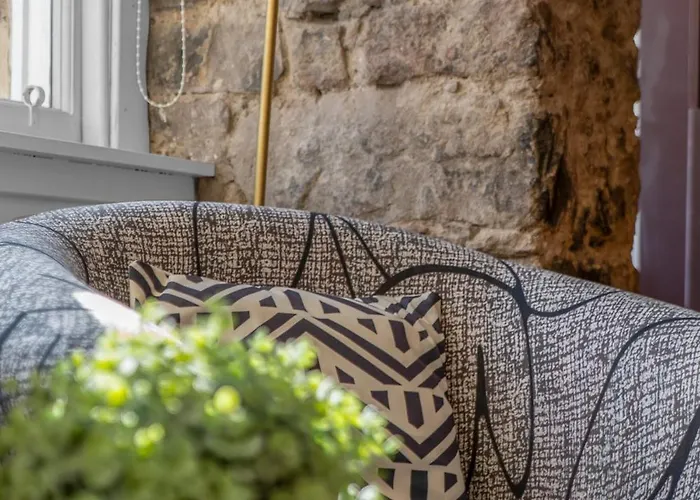 Old Town Romantic Getaway Апартаменты Эдинбург