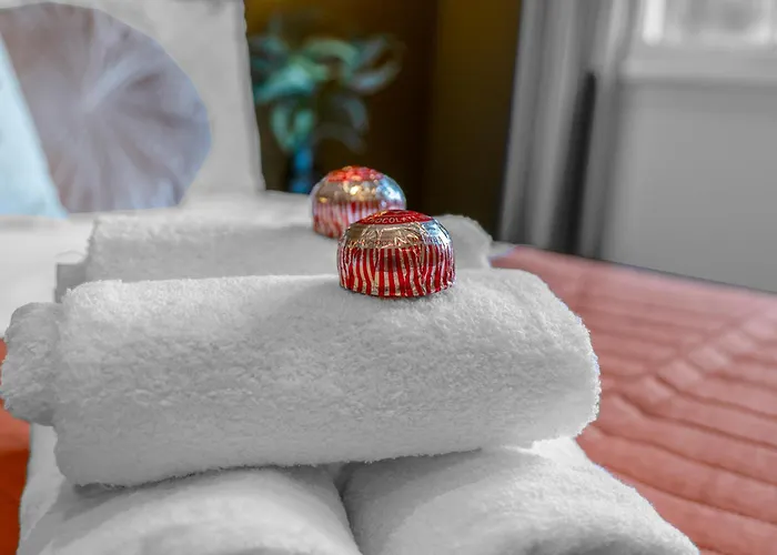 Апартаменты Old Town Romantic Getaway