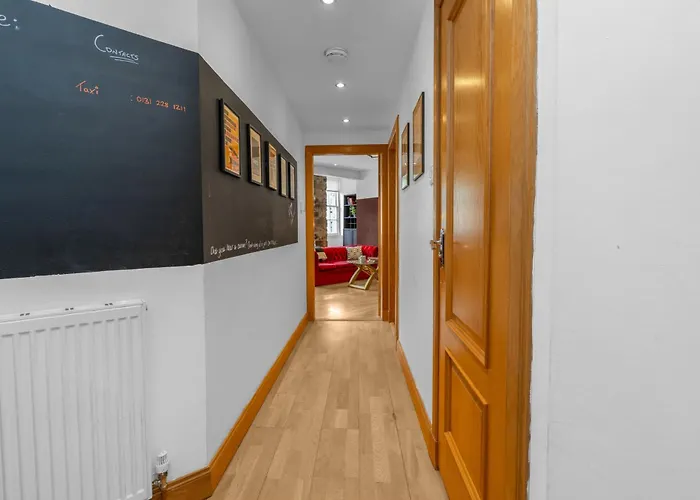 Апартаменты Old Town Romantic Getaway *