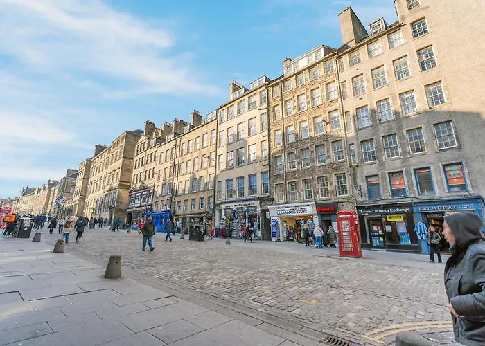 Old Town Romantic Getaway Апартаменты