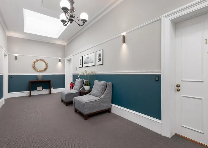 Destiny Scotland - Distillers House * Εδιμβούργο