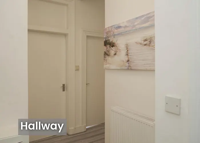 Modern In Haymarket, Centre *