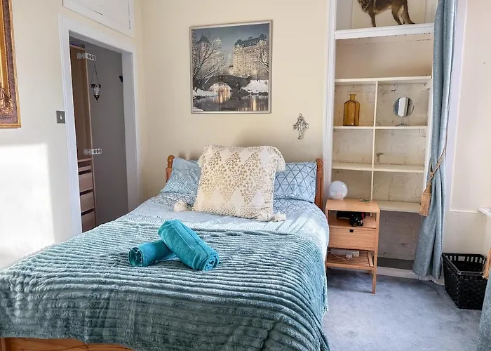 Bright Floor 2br In Morningside, Easy Centre Links, Close To And Royal Hospital דירה אדינבורו