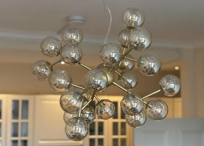 Bright Floor 2br In Morningside, Easy Centre Links, Close To And Royal Hospital דירה אדינבורו