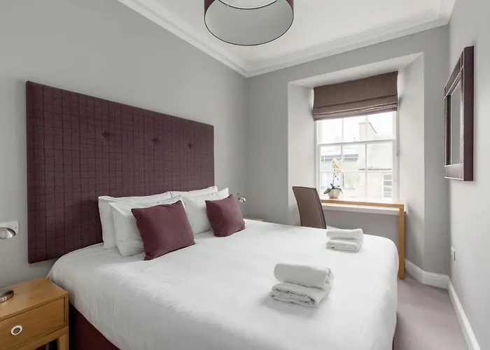 Destiny Scotland - Princes Street * Edinburg