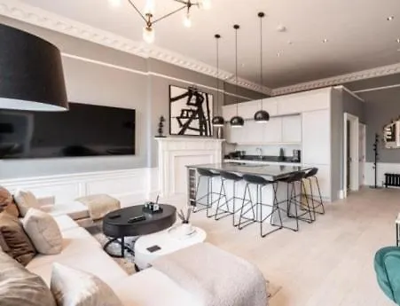 York Place Residence, Apartment