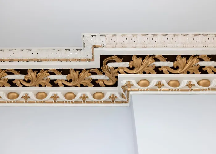 Deluxe 3-bedroom On Princes Street Overlooking Castle Appartamento