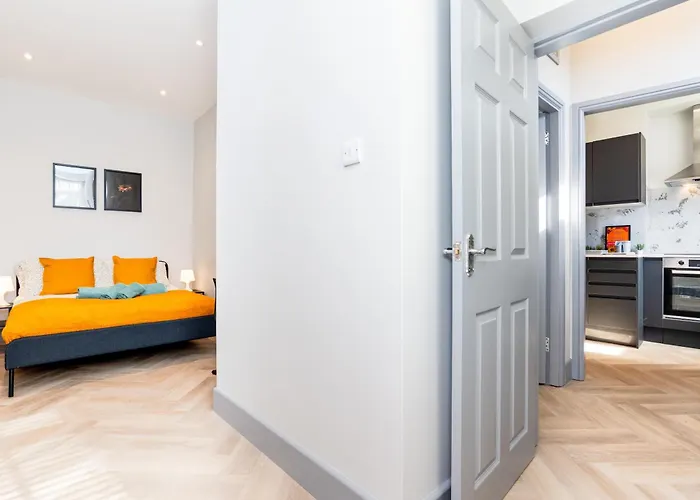 1-Bed Apartment-Free Parking - By Holiday Homes Apartment Edinburgh