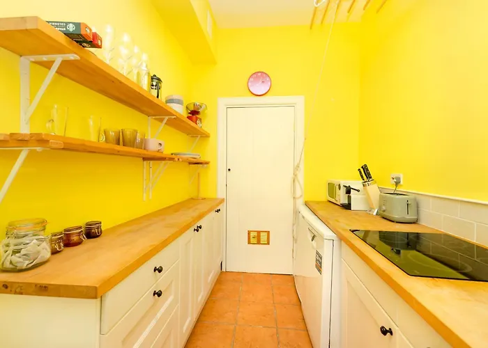 Stylish 1-bedroom דירה