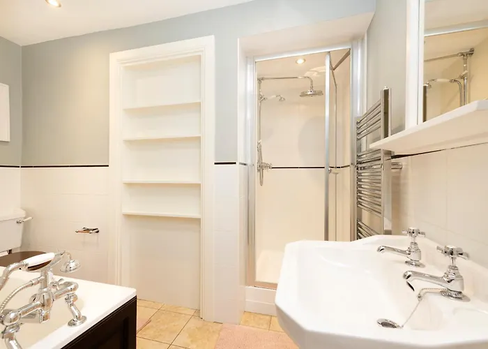 Stylish 1-bedroom דירה אדינבורו