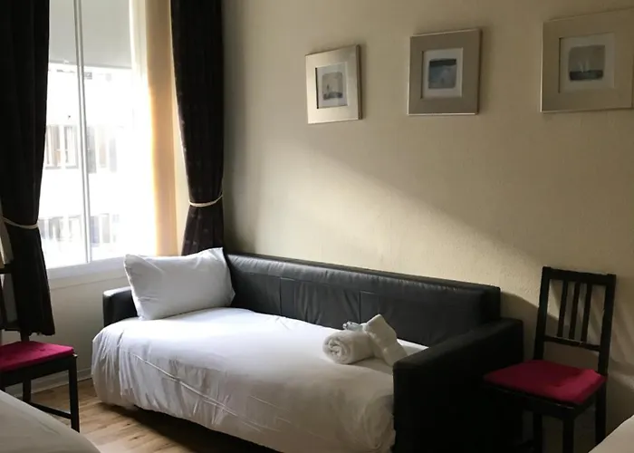 בית אירוח Private Double Bedroom Close To Uni אדינבורו