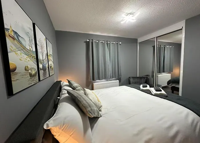 Apartment Two Bedroom Flat In Center With Free Parking *