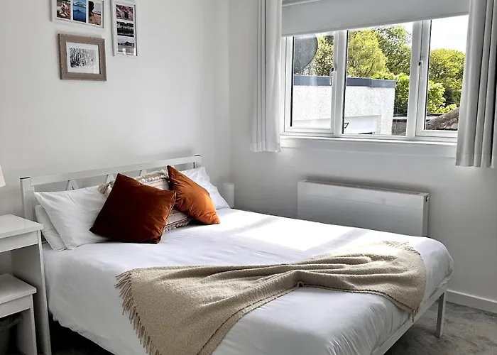 Дом отдыха Kaimes Kip Stylish Five Bedroom Эдинбург