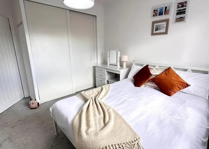 Kaimes Kip Stylish Five Bedroom *