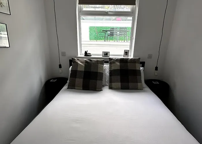 Kaimes Kip Stylish Five Bedroom Дом отдыха Эдинбург