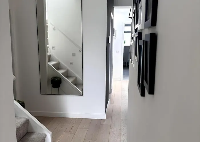 Дом отдыха Kaimes Kip Stylish Five Bedroom Эдинбург