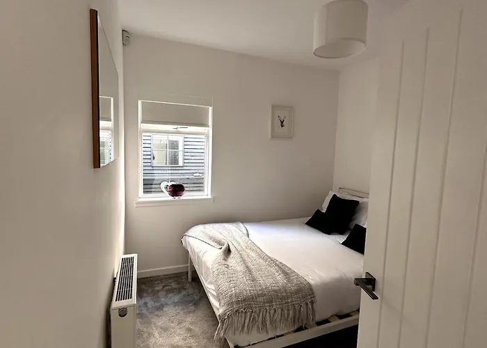 Kaimes Kip Stylish Five Bedroom Эдинбург