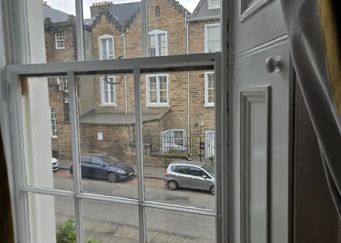 The City- Braveheart House إدنبرة