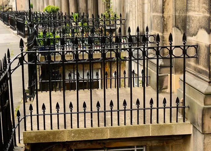 Beautiful Georgian 2 Bedroom Flat * Edinburgh