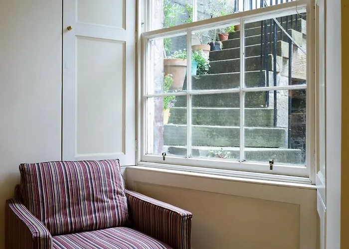 Beautiful Georgian 2 Bedroom Flat Edinburgh
